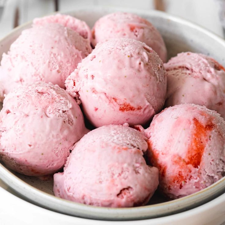 vegan-strawberry-ice-cream-12